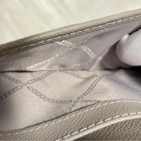 Nwot Michael Kors Large Wristlet Wallet - Picture 15 of 15